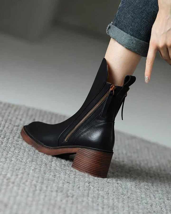 Valorine – Black Leather Boot with Comfortable Heel