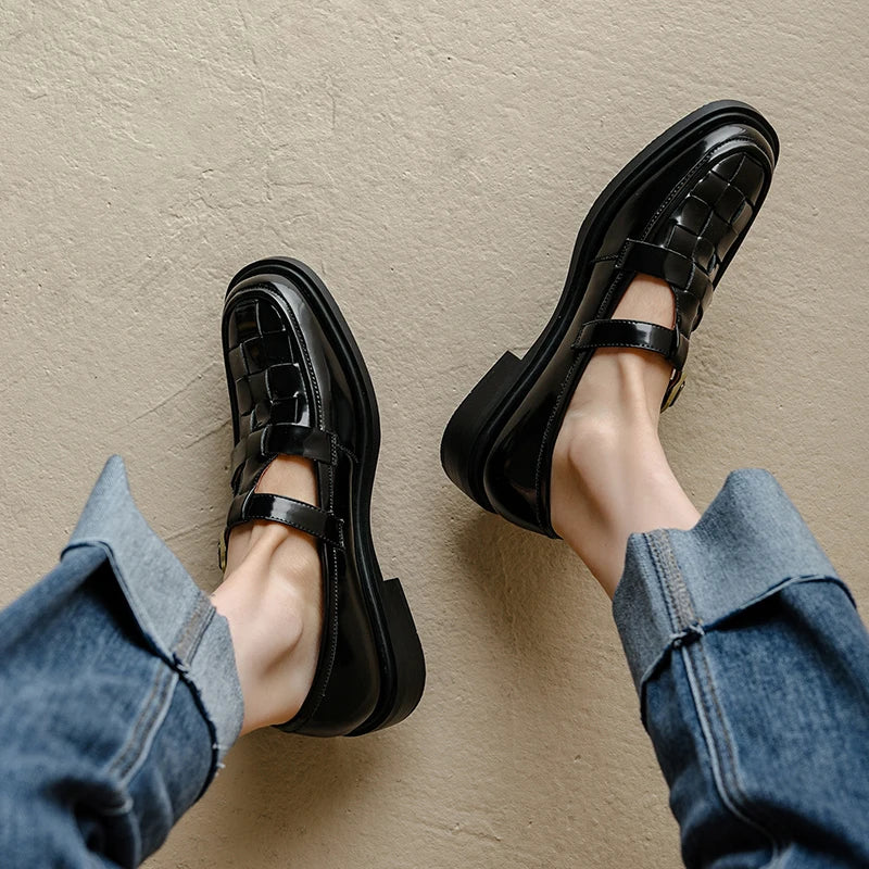 Isava - Vintage-Style Retro Flats