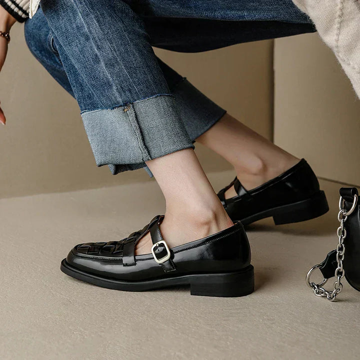 Isava - Vintage-Style Retro Flats