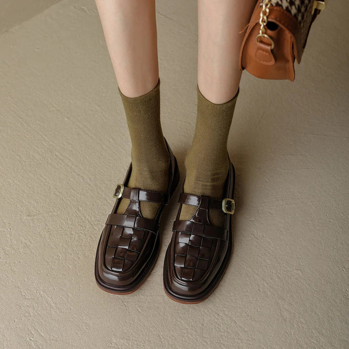 Isava - Vintage-Style Retro Flats