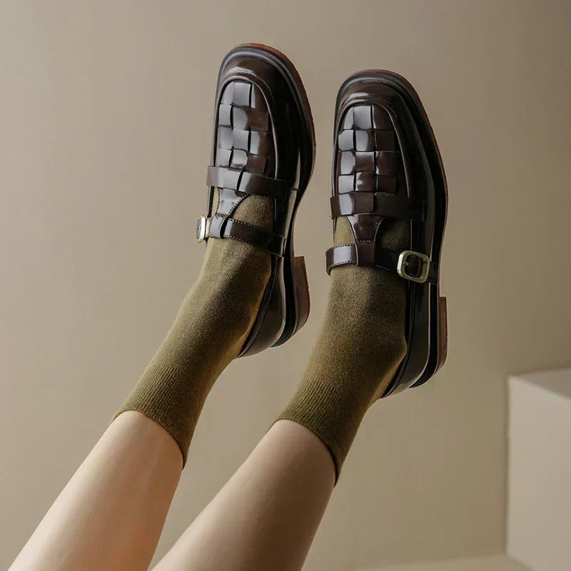 Isava - Vintage-Style Retro Flats