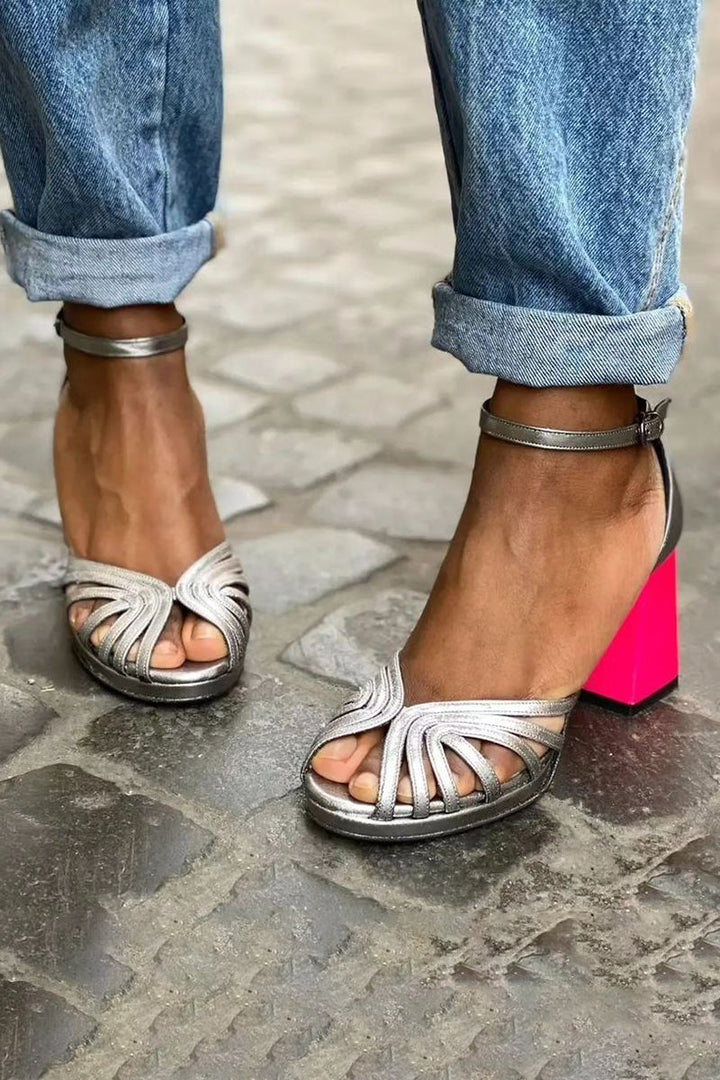 ELYNDRA | SHINY BUCKLE SANDALS