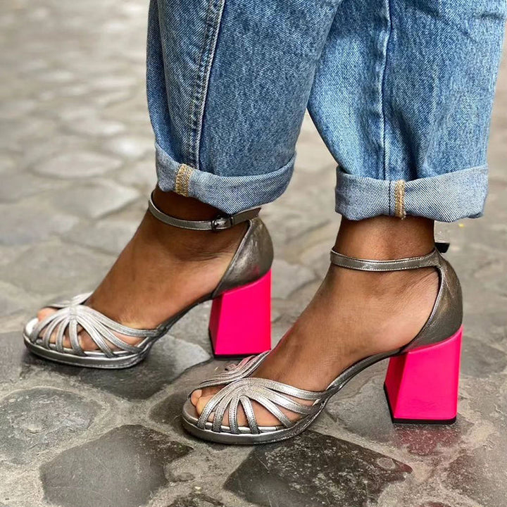 ELYNDRA | SHINY BUCKLE SANDALS